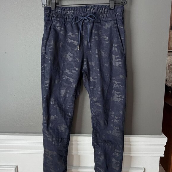 Bevy Flog Shely Camo Drawstring Ankle Pants Size 25 Navy Blue Joggers Stretch - Picture 2 of 4
